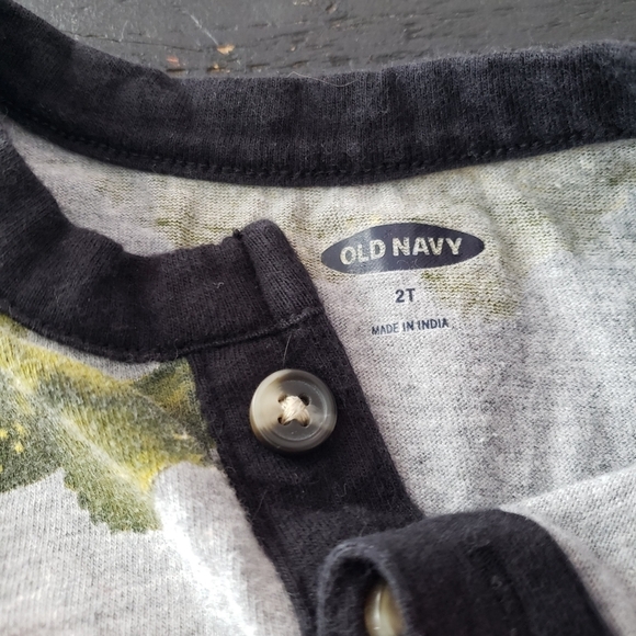 Old Navy Toddler Boy 2T Long Sleeve Shirt Grey Green Dinosaur Quarter Button Top - Picture 2 of 4